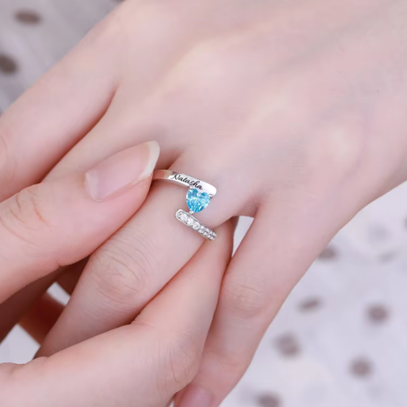 高級925シルバーと輝くハート型誕生石のカスタム刻印リング 指輪(1~4ネーム)