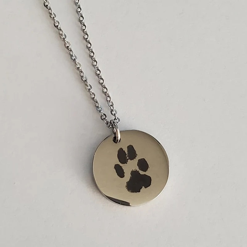 愛犬・愛猫・ペットのレーザー刻印オーダーメイドの手形/足形ペンダントネックレス ラウンドタイプ