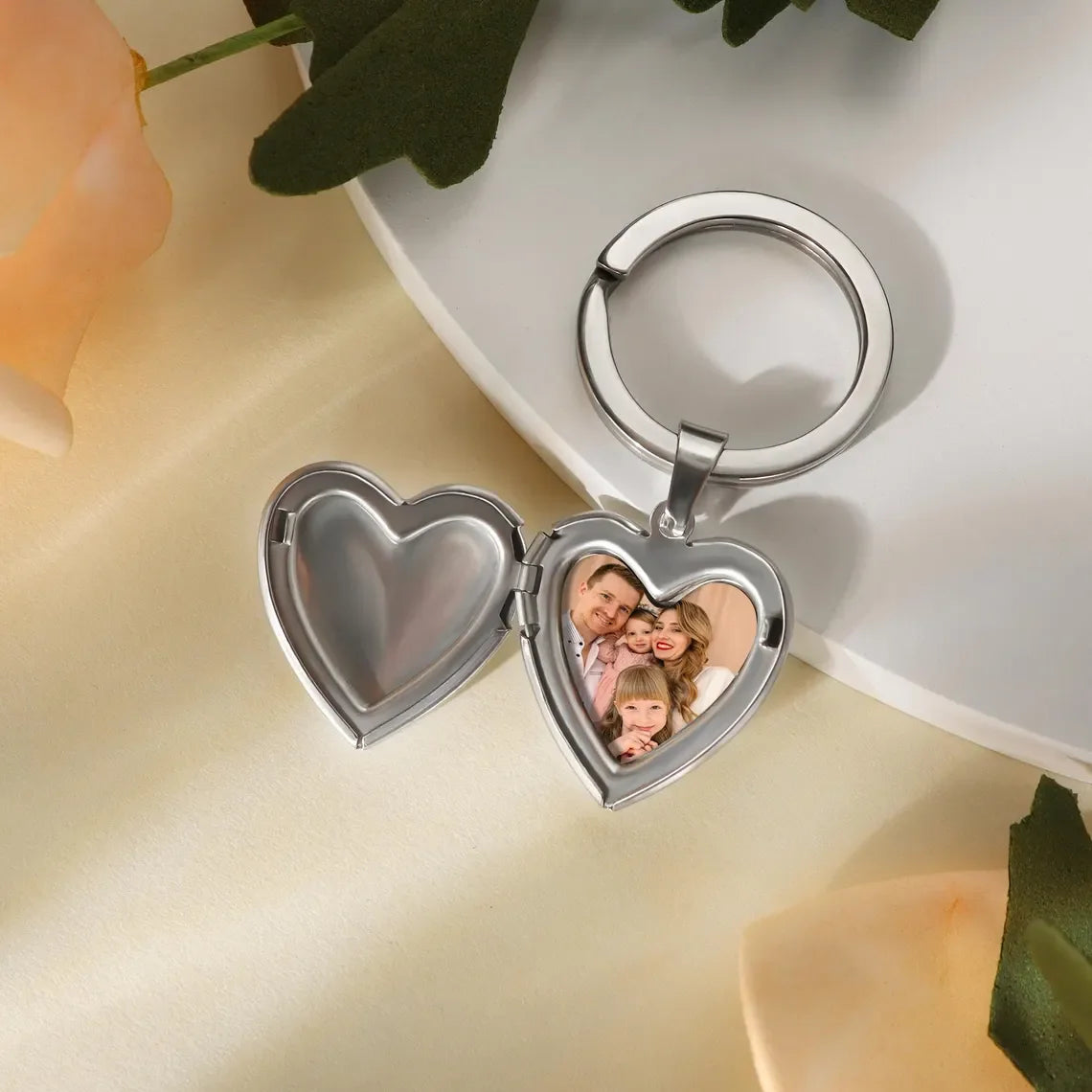 【写真＆文字刻印】ハート型 フォト ロケット キーホルダー